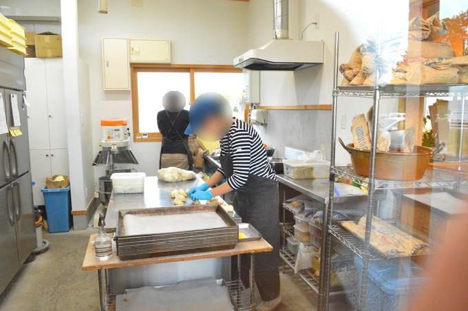 山ベーグル-店内の様子-厨房