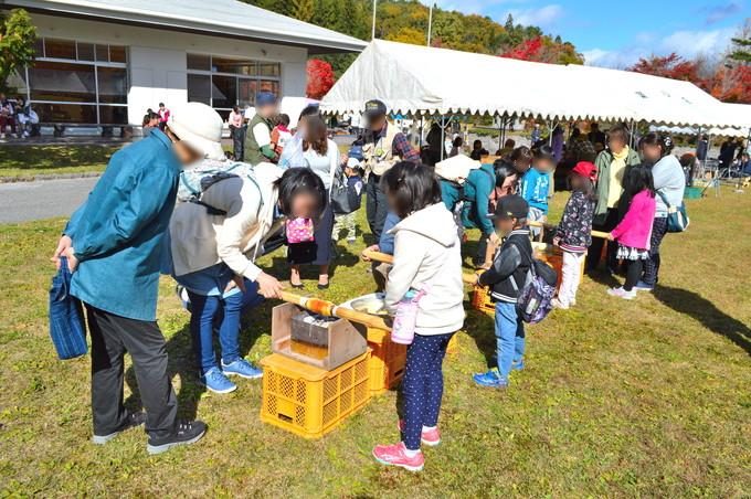 山形県民の森-紅葉もみじまつり-バームクーヘン2