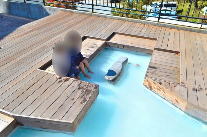 新左衛門の湯-お土産処伊勢屋-足湯2