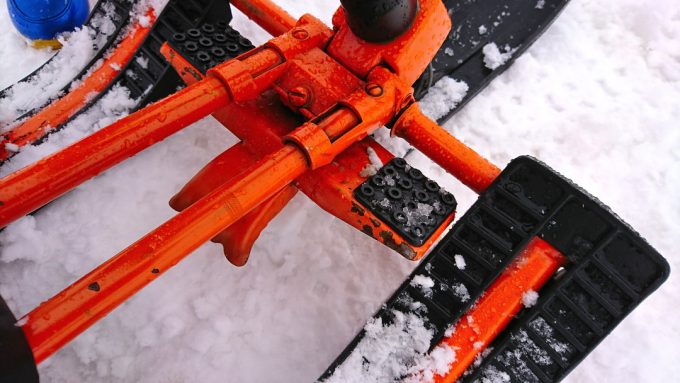 徳良湖スノーランド-無料の乗り物-バイクそり2