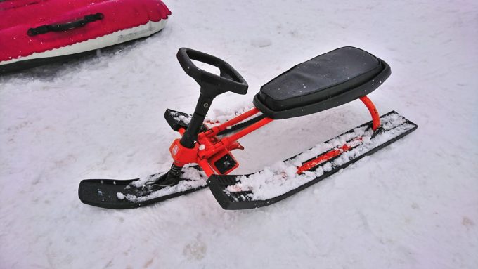 徳良湖スノーランド-無料の乗り物-バイクそり1