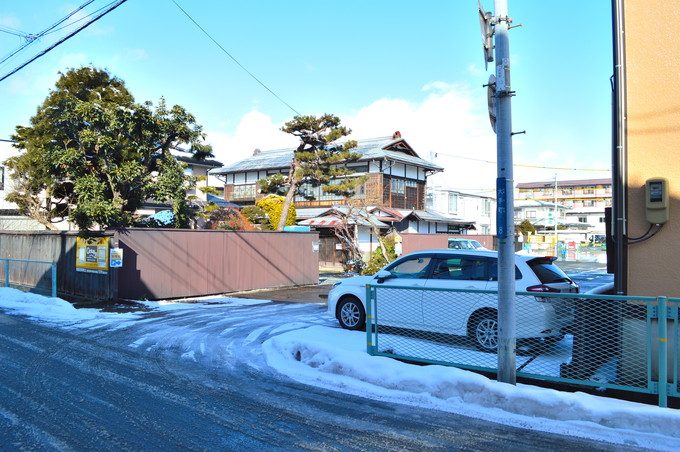 やきいもや-駐車場1