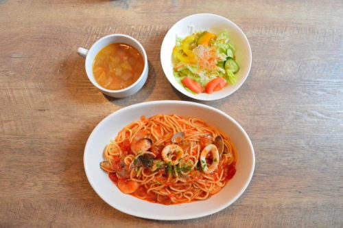EST(エスト)-ランチメニュー-魚介のトマトソーススパゲッティ1