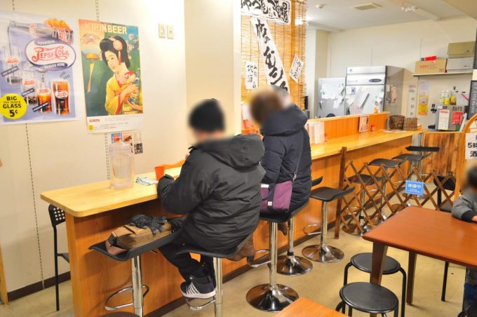 山形どんどん焼き-おやつ屋さん-店内の様子-カウンター席