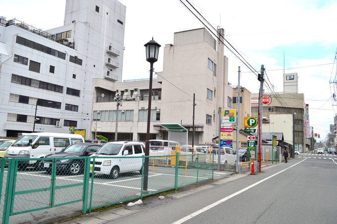 月カフェ-駐車場1