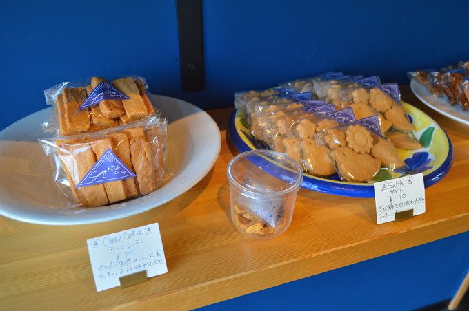 サニーサイドベイクショップ-メニュー-焼き菓子-左の棚3