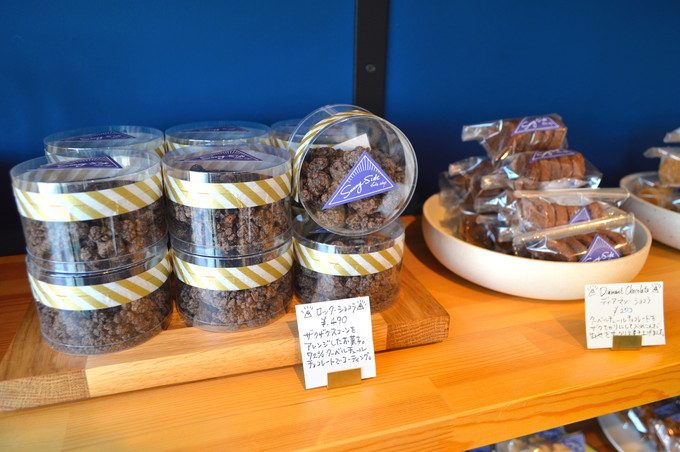 サニーサイドベイクショップ-メニュー-焼き菓子-左の棚1