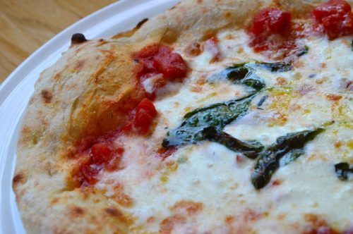 エスカルゴ-レストラン-ピザランチ-マルゲリータ2