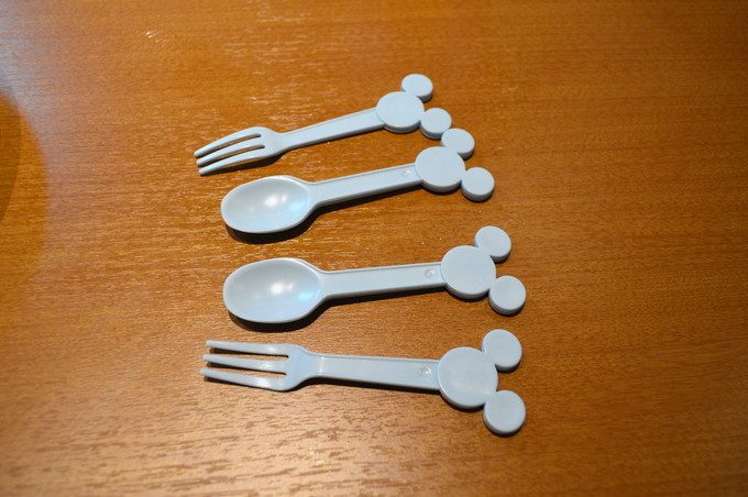 北海道レストラン-別邸嶋北店-子ども用サービス-フォークとスプーン
