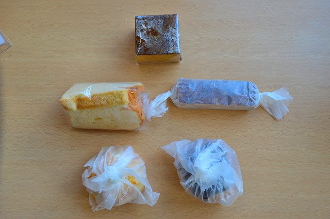 サニーサイドベイクショップ-購入したマフィンやケーキ1