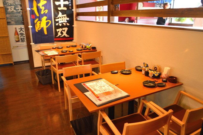 北海道レストラン-別邸嶋北店-店内の様子-テーブル席1