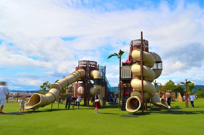 南陽市中央花公園-遊具-らせんすべり台_01