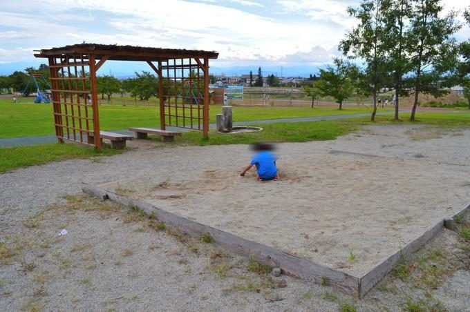 南陽市中央花公園-遊具-砂場_01