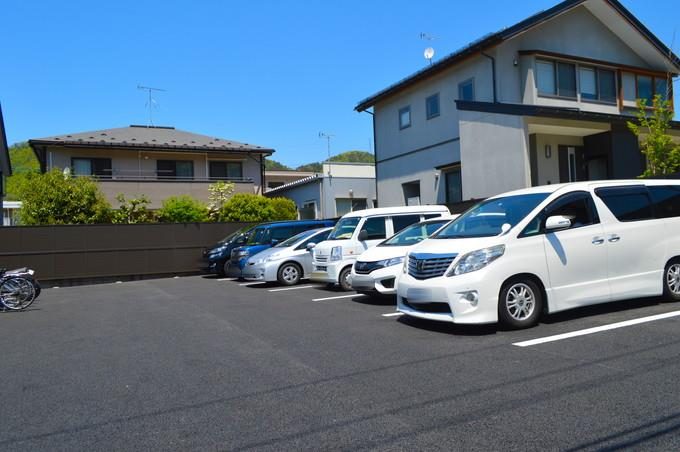 寅真らーめん-駐車場2