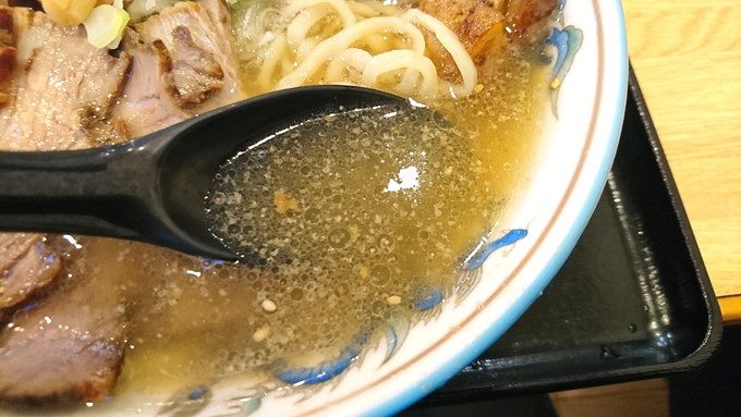 寅真ラーメン-メニュー牛のこく塩チャーシューメン2