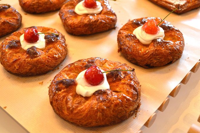 ケヤキスイーツ&ベーカリー-パン-さくらんぼデニッシュ