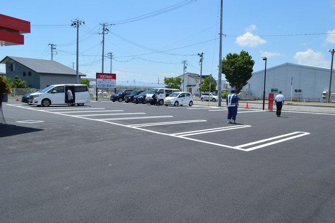 ケヤキスイーツ&ベーカリー-駐車場