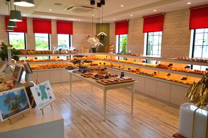 ケヤキスイーツ&ベーカリー-店内の様子-販売エリア