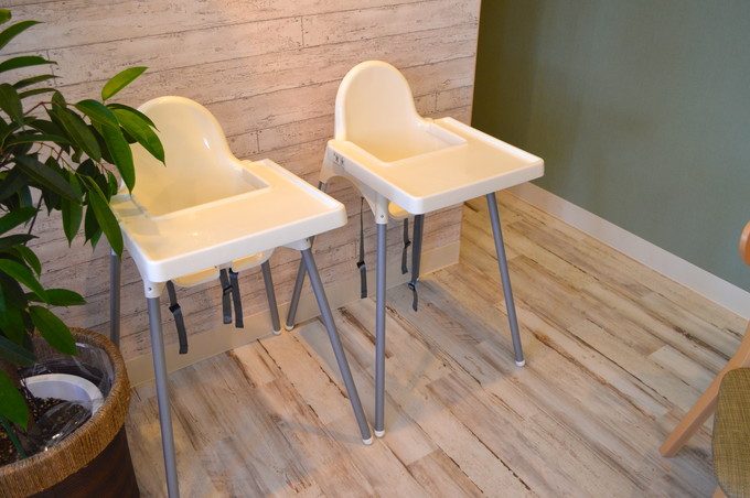 ケヤキスイーツ&ベーカリー-子連れサービス-子ども用イス