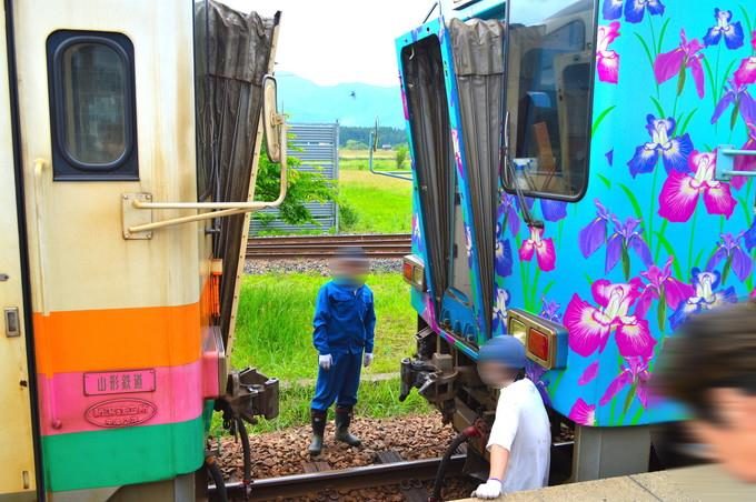 フラワー長井線-キッズ列車-車両連結1