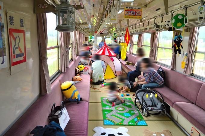 フラワー長井線-キッズ列車-車内の様子2