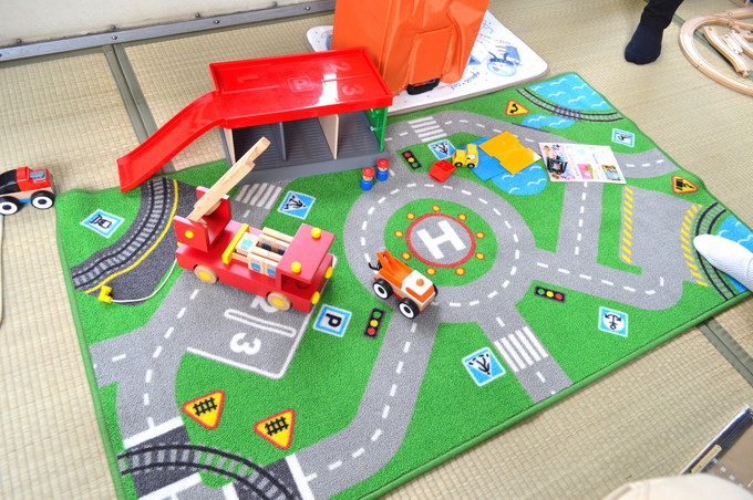 フラワー長井線-キッズ列車-おもちゃ-車