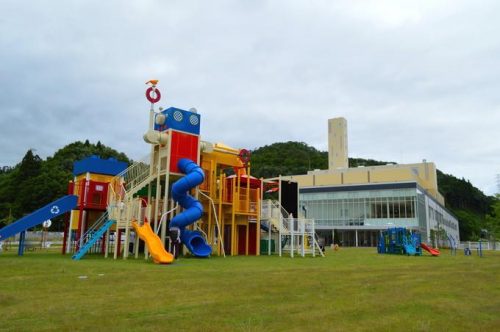エネルギー回収施設川口-こどもふれあい広場-大型遊具全景2