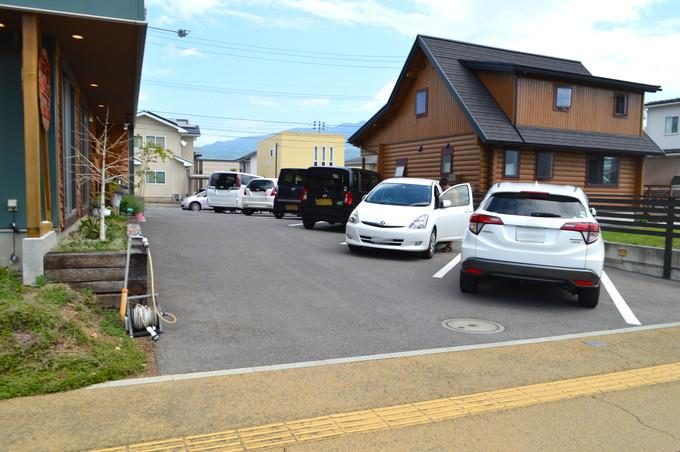 炭火焼肉-Meat Meet-駐車場2