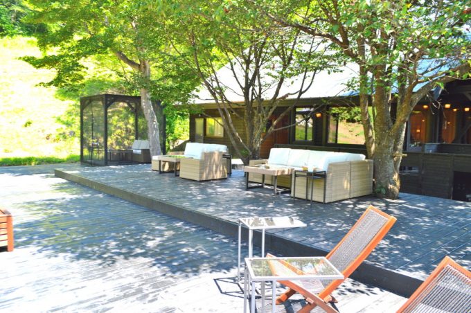 ユニテカフェ-店内-テラス全景