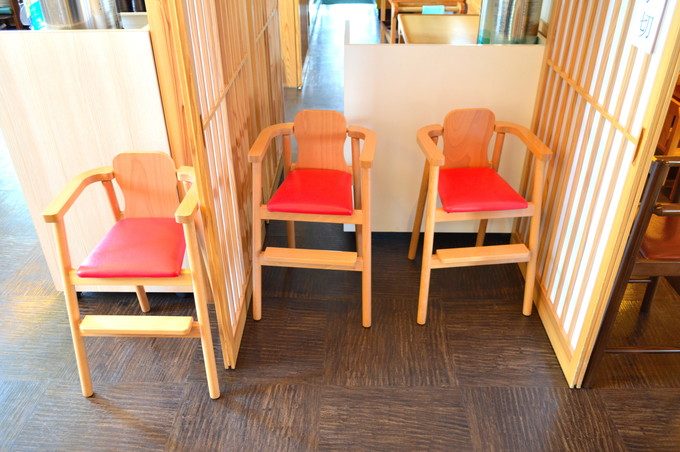 肉そば一寸亭本店（ちょっとてい）-子連れサービス-イス