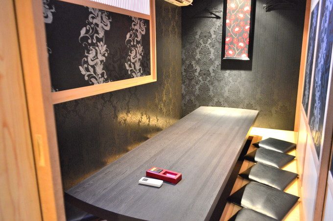 ドラゴンカフェ-店内の様子-掘りごたつ