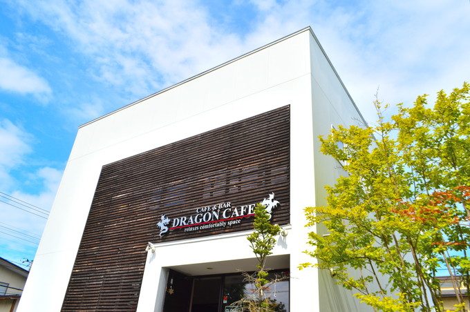 ドラゴンカフェ-外観2