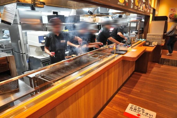 韓丼-オープンキッチン