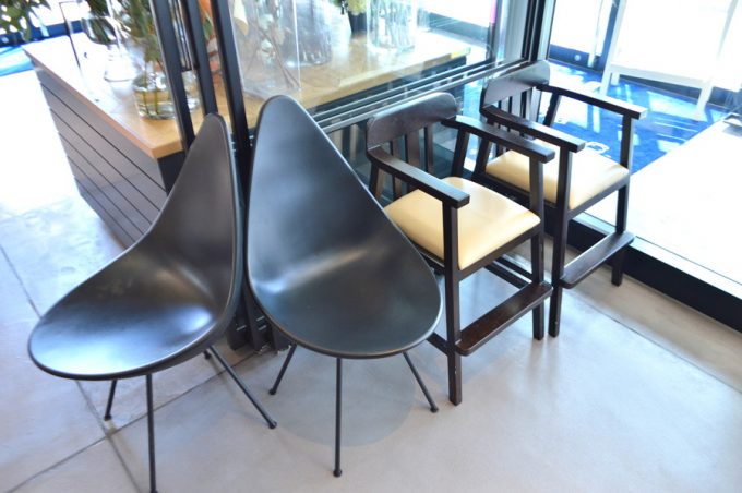 花カフェブルーミーズ-子連れ用サービス-イス