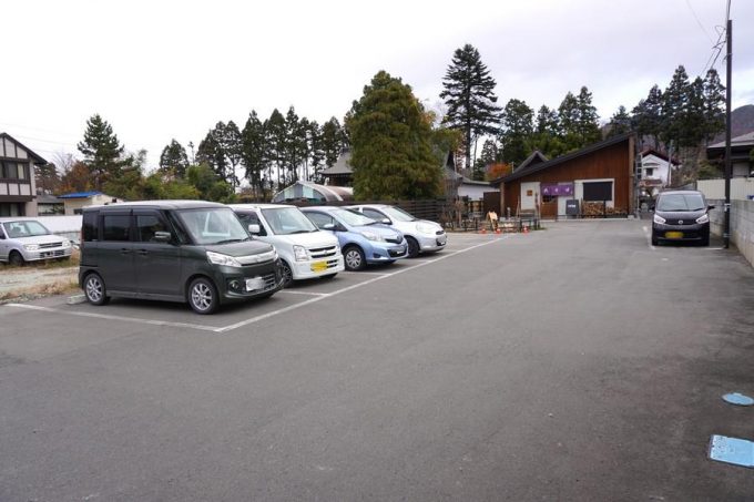 肉そば舞鶴-駐車場1