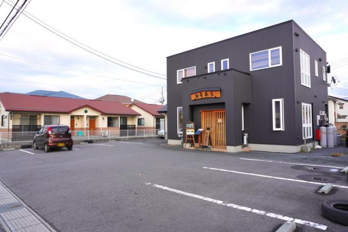 麺屋春馬-駐車場-店舗前の第1駐車場