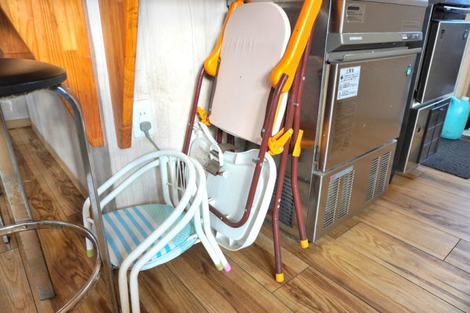 麺屋春馬-子ども用サービス-イス