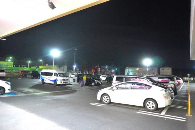 広東(かんとん)-駐車場