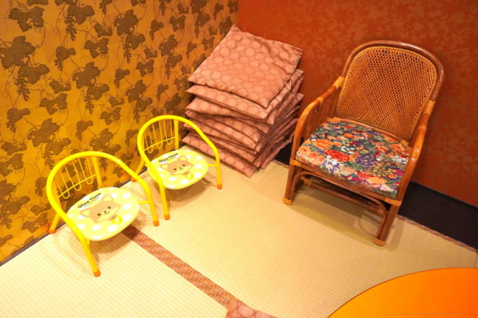 広東(かんとん)-子連れサービス-子ども用イス