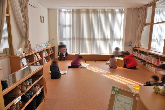 山形県立図書館-遊学館-こどもエリア-おはなしの部屋
