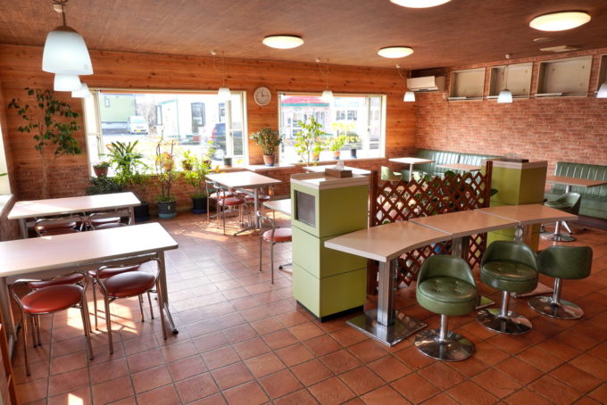 サフラーハンバーガー-店内の様子1