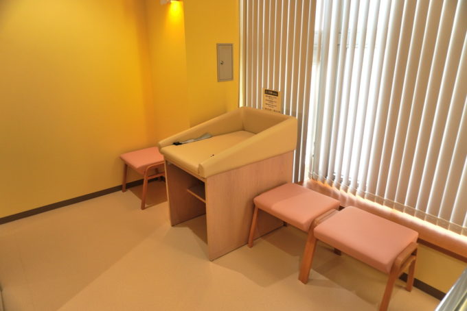 山形県立図書館-遊学館-こどもエリア-赤ちゃん休憩室