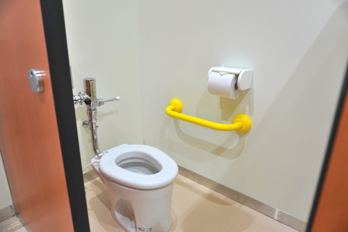 山形県立図書館-遊学館-こどもエリア-子ども用トイレ