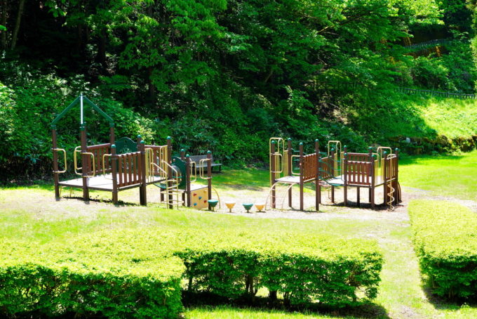 西蔵王公園-森の遊び場-遊具-小さい子ども用