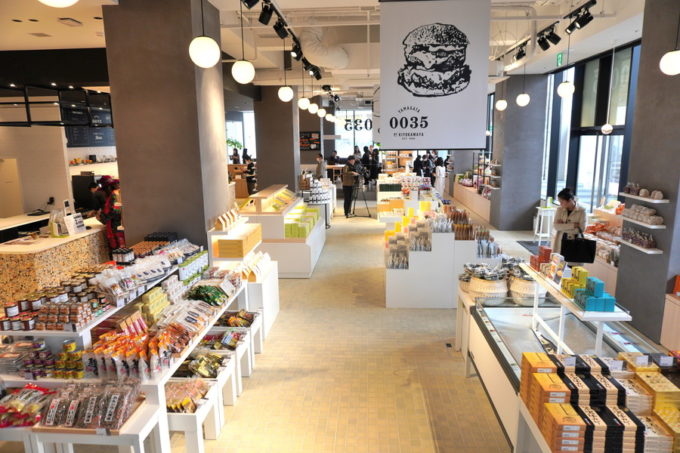 0035KIYOKAWAYA-店内の様子