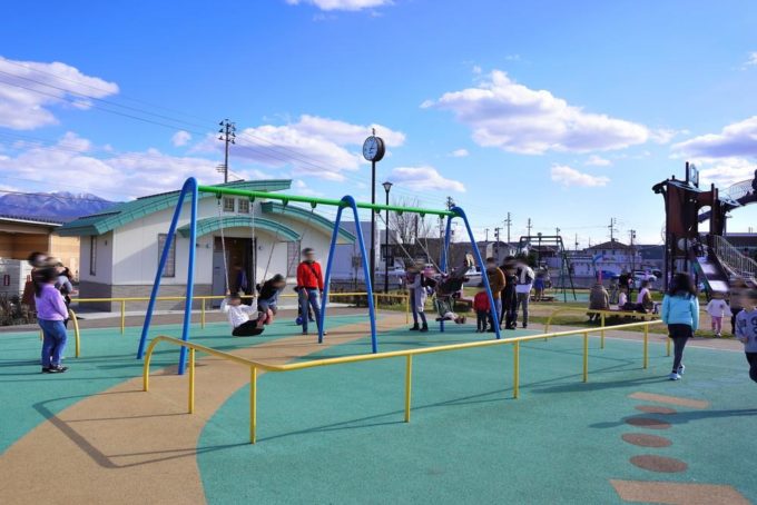 嶋遺跡気公園-遊具広場-ブランコ