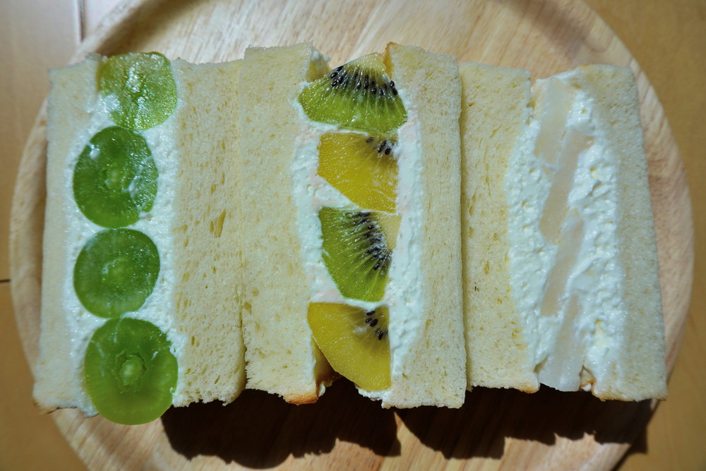 ゆるしてちょんまげ-フルーツサンド3