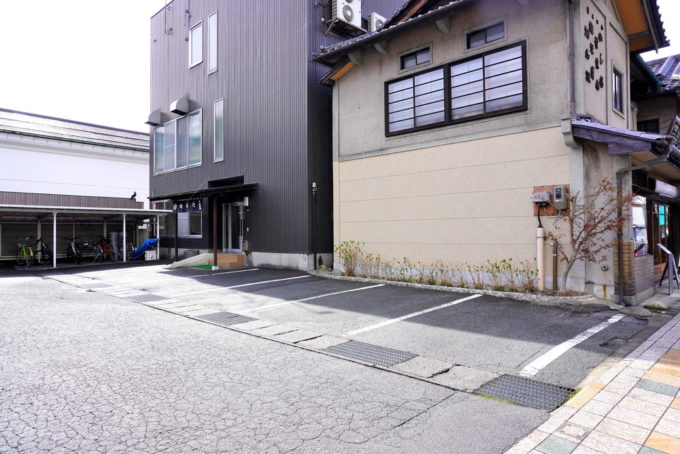 乃し梅本舗佐藤屋-駐車場