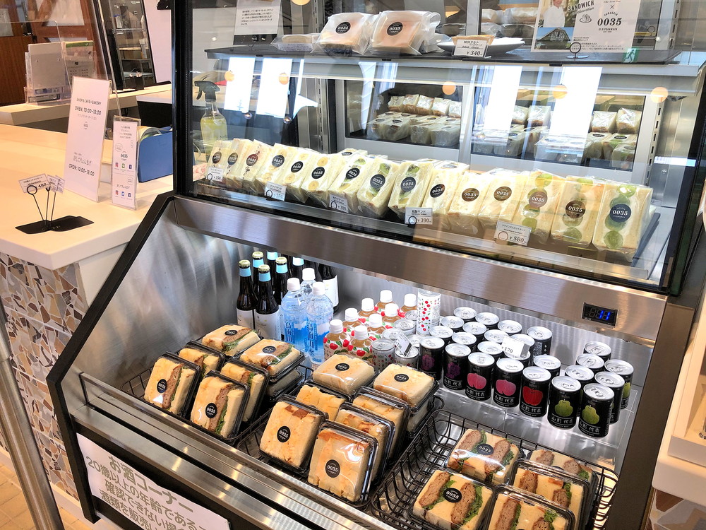 ゆるしてちょんまげ-フルーツサンド-ショーケース1