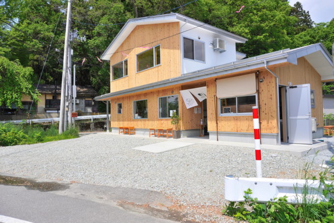 ジェラート-エン-駐車場1